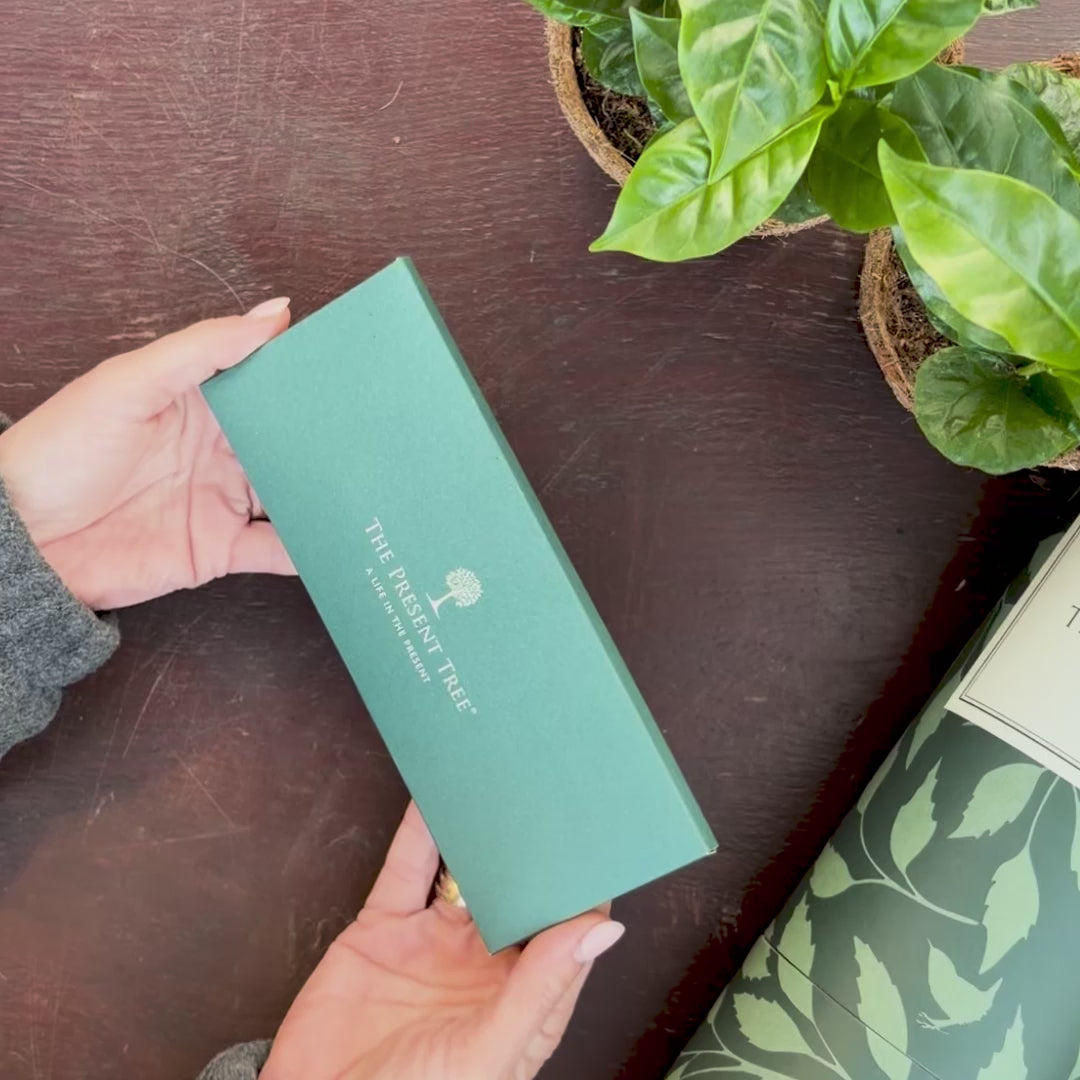 Video of garden snips being unwrapped from The Present Tree envelope 
